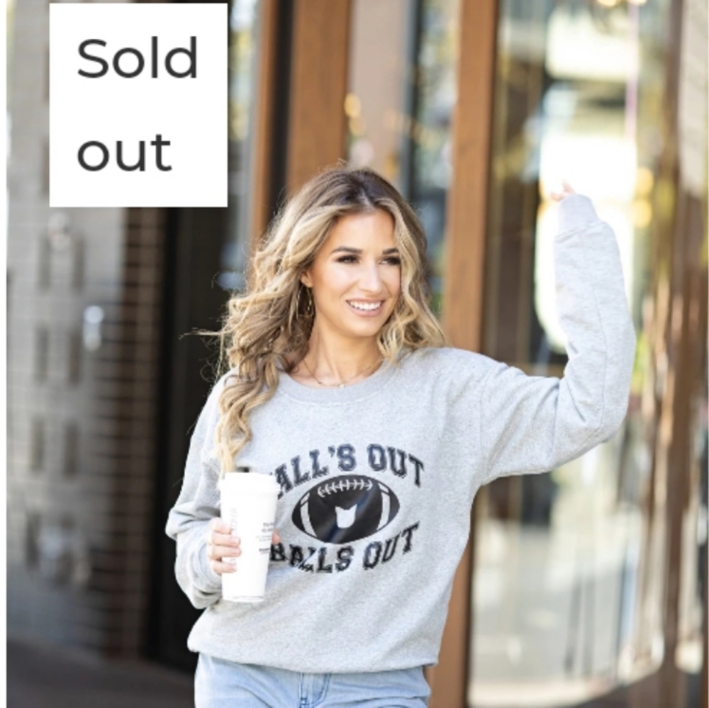 Kittenish by Jessie James Decker gray sweater!